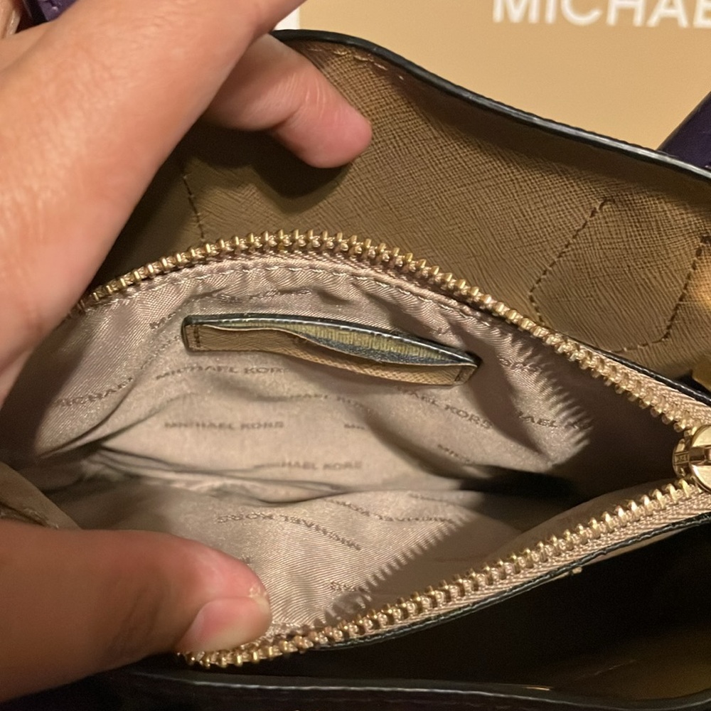 Michael Kors bag - Picture 10 of 17